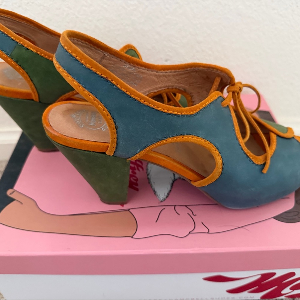 Jeffrey Campbell Green & Teal Suede Peep-Toe Slingbacks with Orange Trim - Picture 4 of 6
